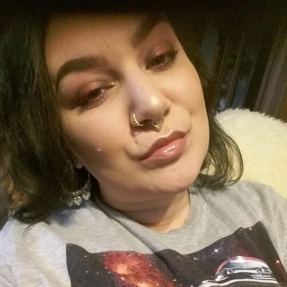 Meet your Posher, Dani - Picture 1 of 1